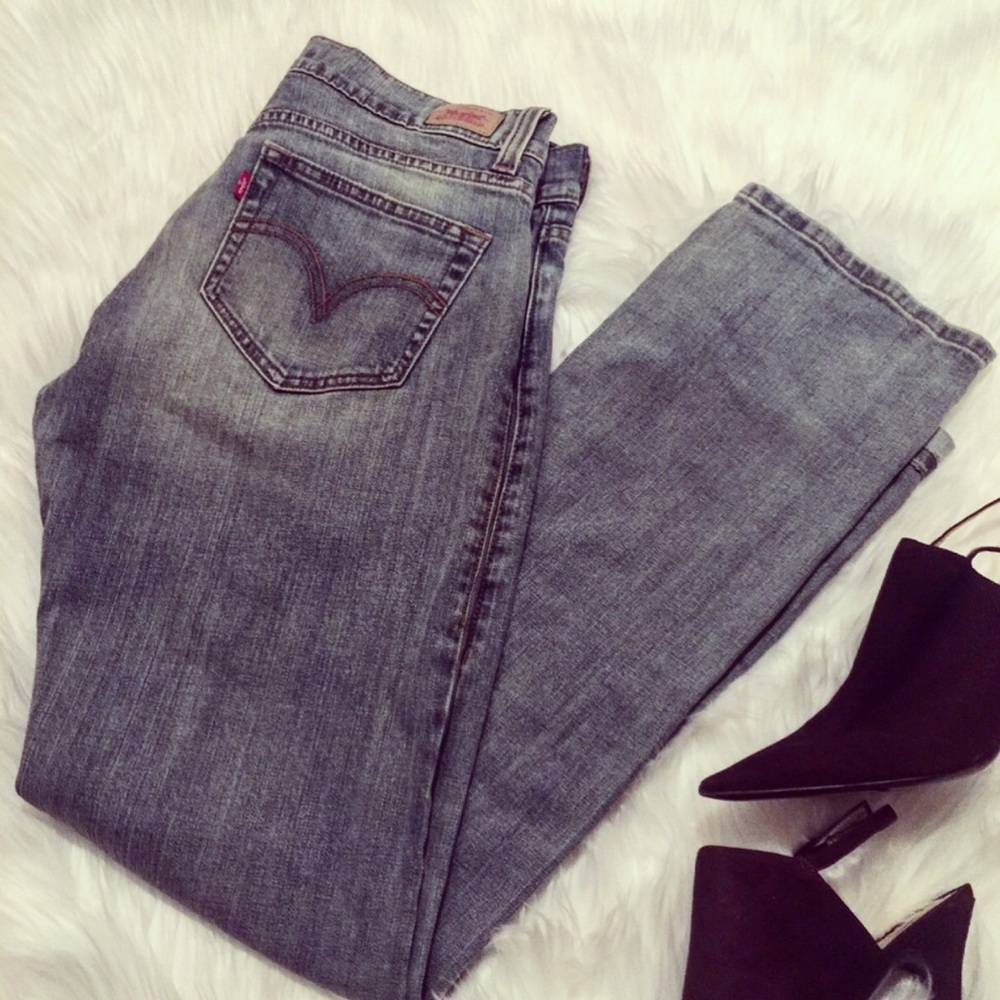 New Levi’s Distressed Wash Jean